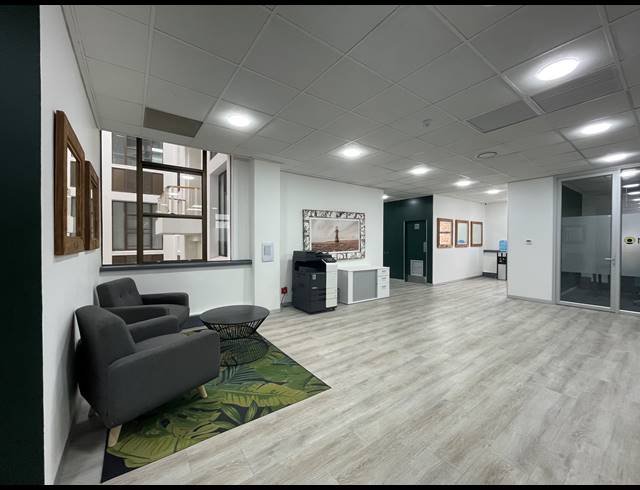 18M² OFFICE TO LET IN SANDTON CENTRAL
